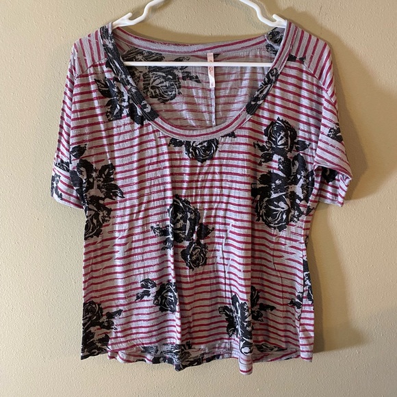 Rue21 Tops - Striped Floral Rue 21 Dolman Sleeve Top Sz S